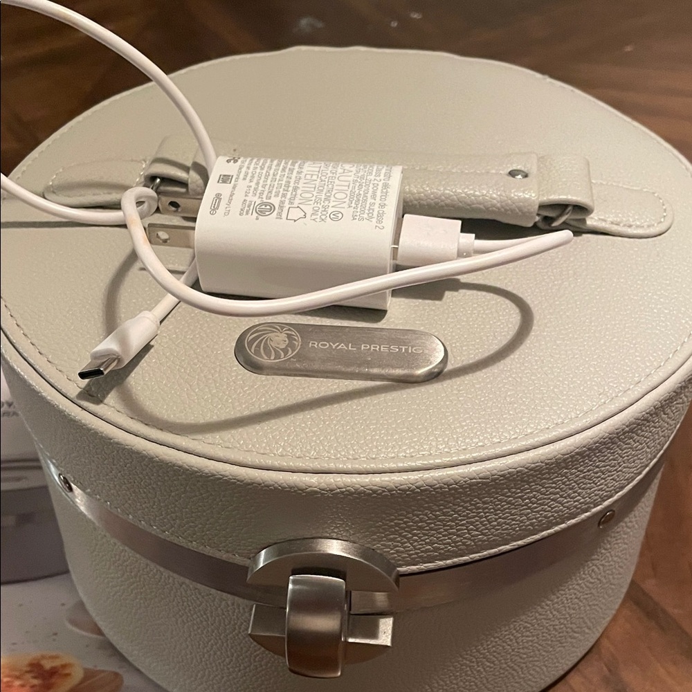 Royal Prestige tortilla warmer